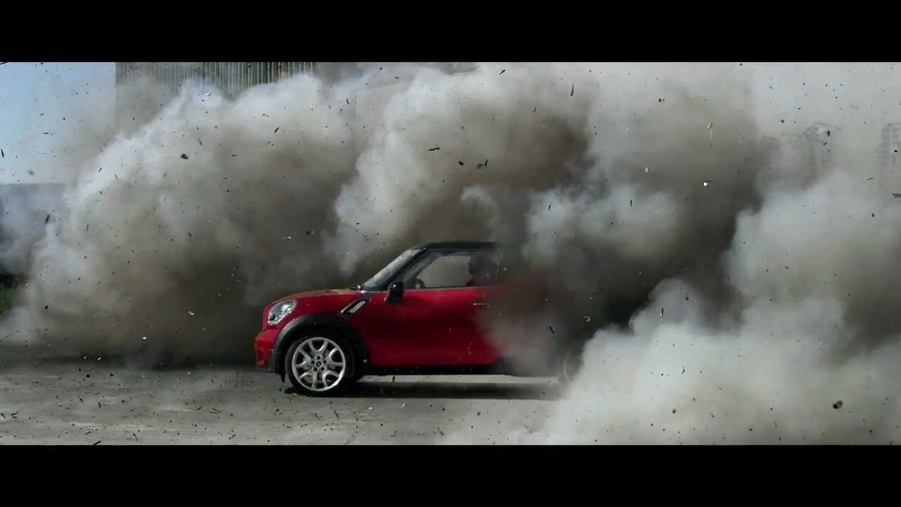 MINI Paceman Urban Street Art Extended Length - French