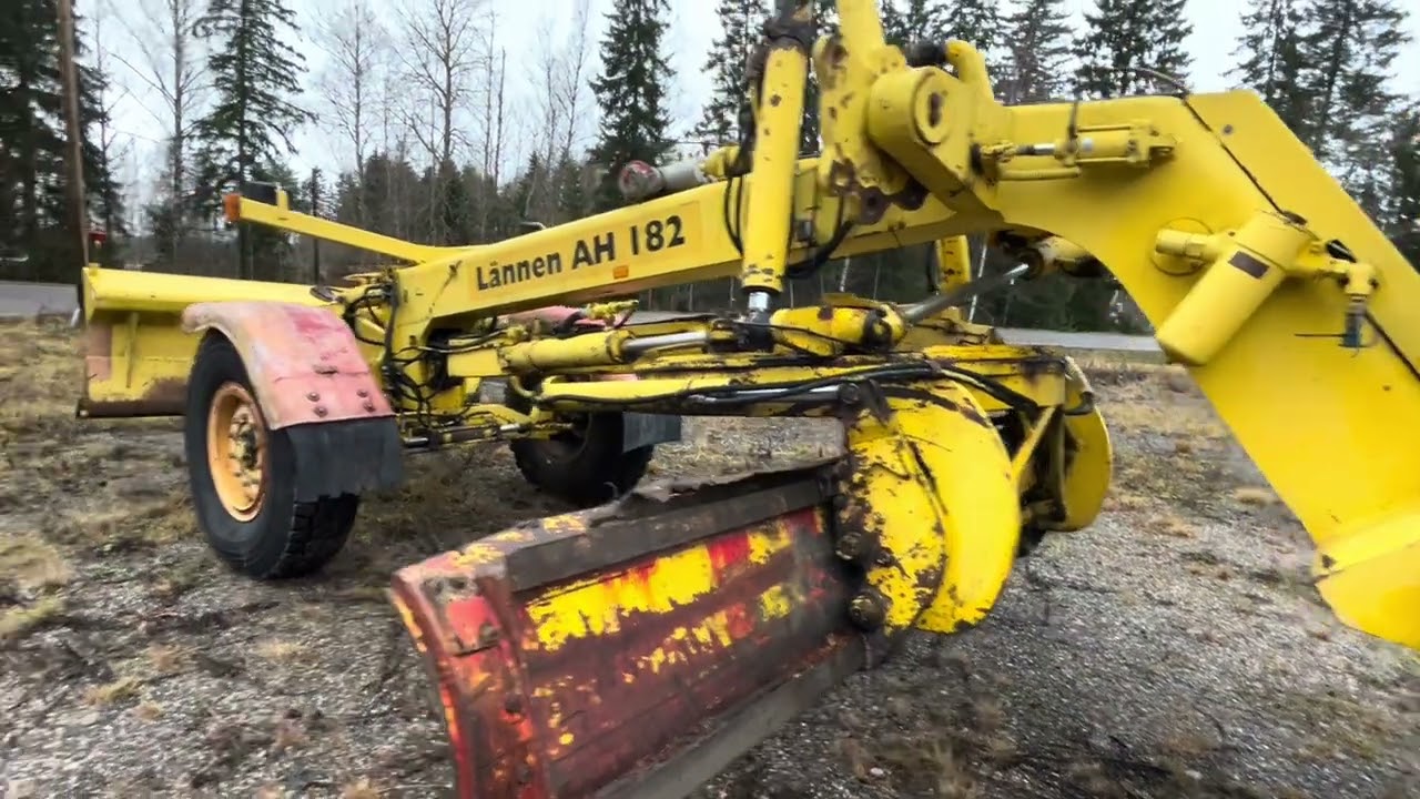 Huutokaupataan Lännen AH182 tiekarhu