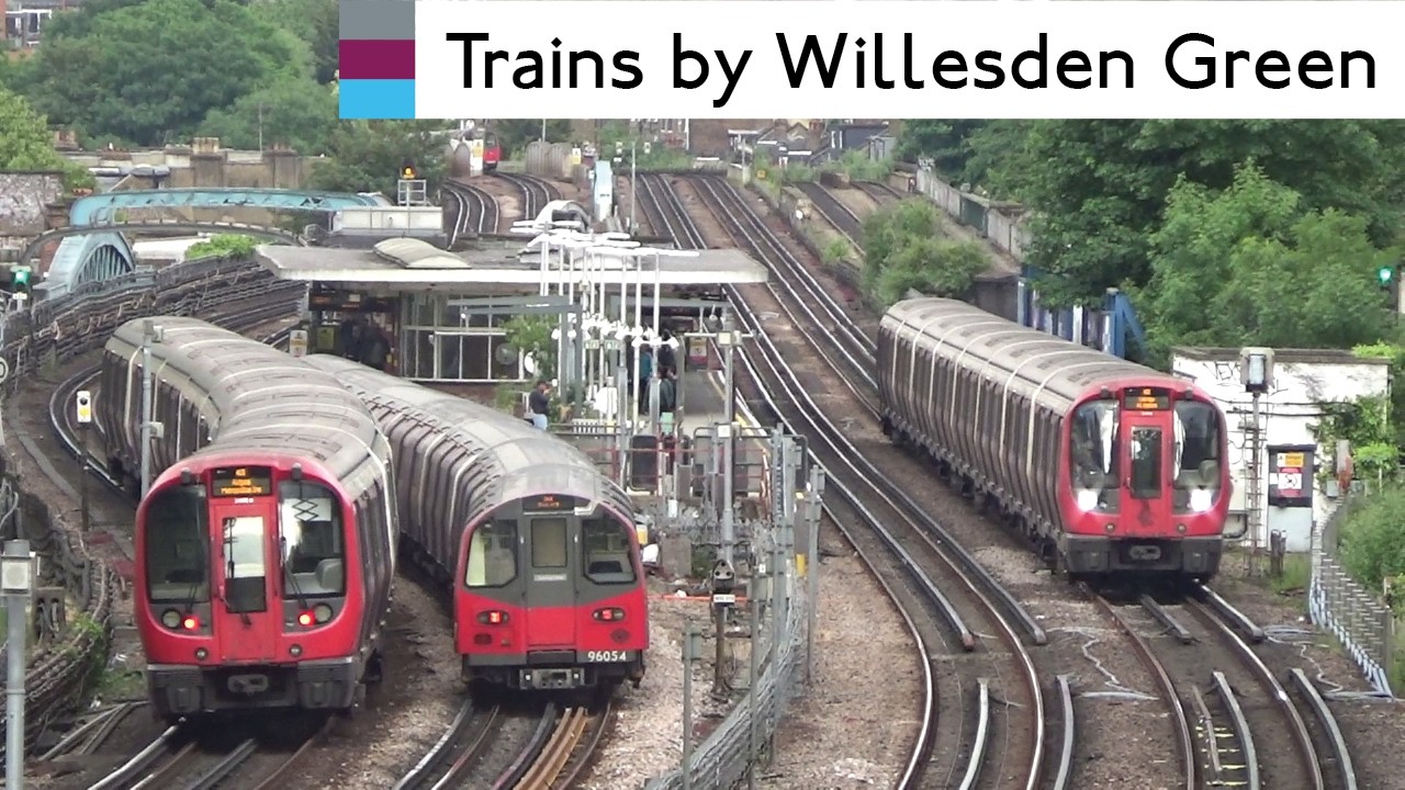 Rush Hour Action! Chiltern And London Underground Trains Between Kilburn And Willesden Green