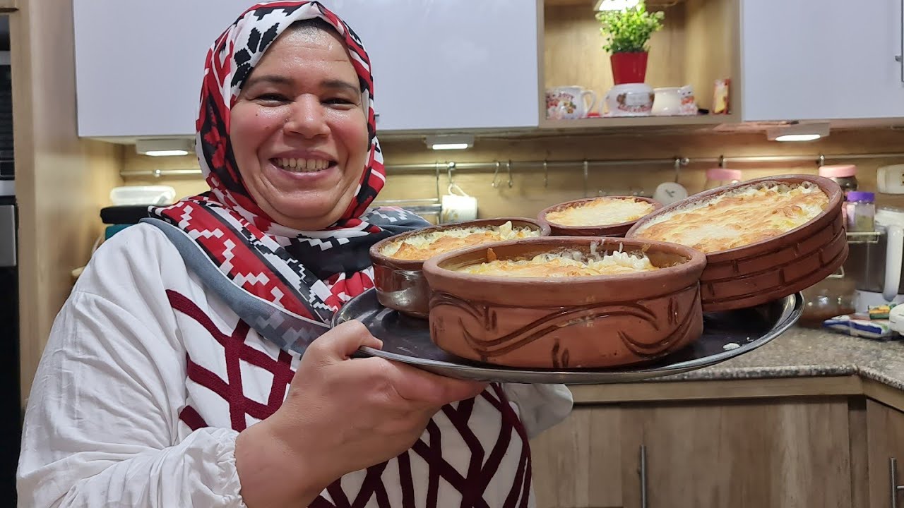 ولا فى ماية تسلقيها ⁉️ولا باشميل  تغطيها اكلة المطاعم الكل بيفرح بيها انسي اى مكرونة قبل عملتيها