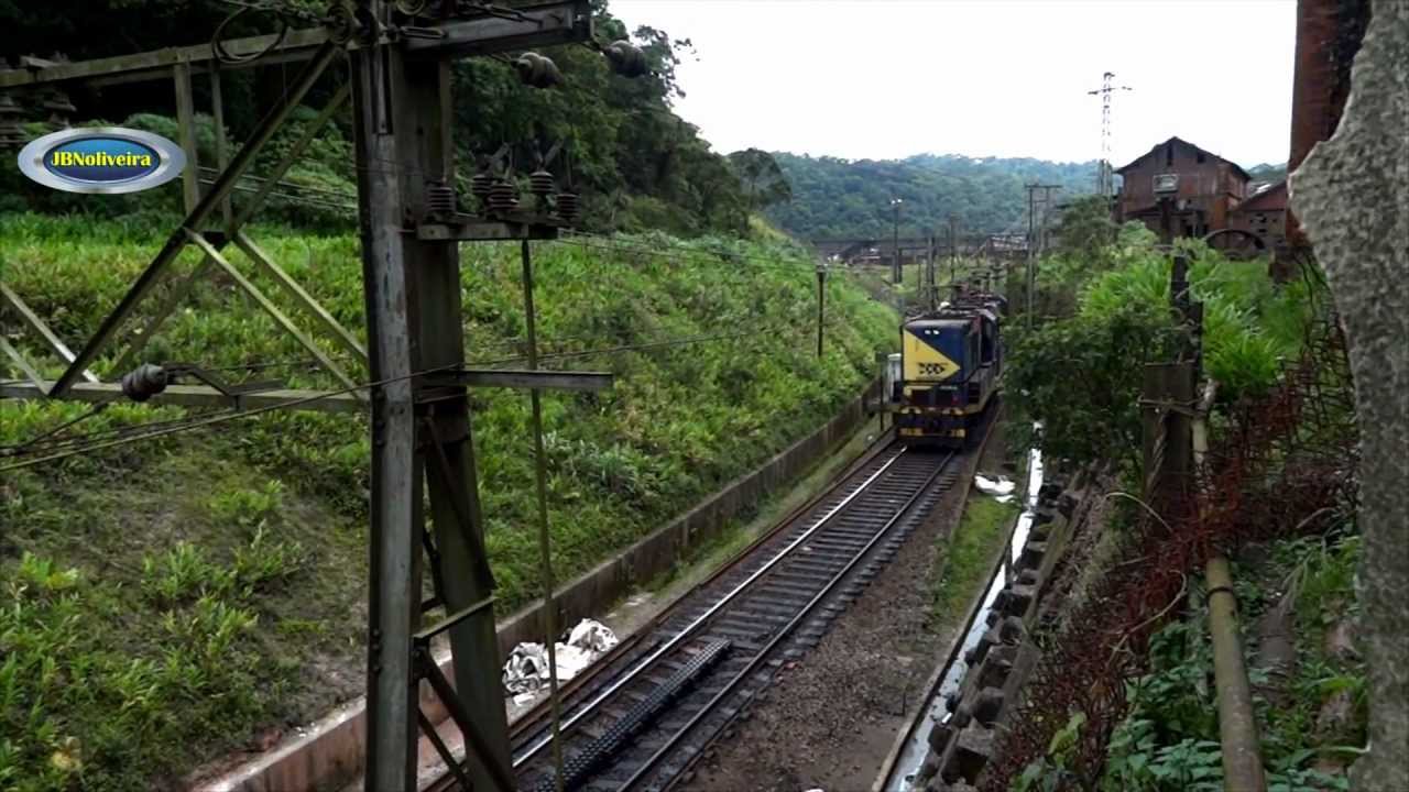 hitachi descendo e subindo na cremalheira  Paranapiacaba