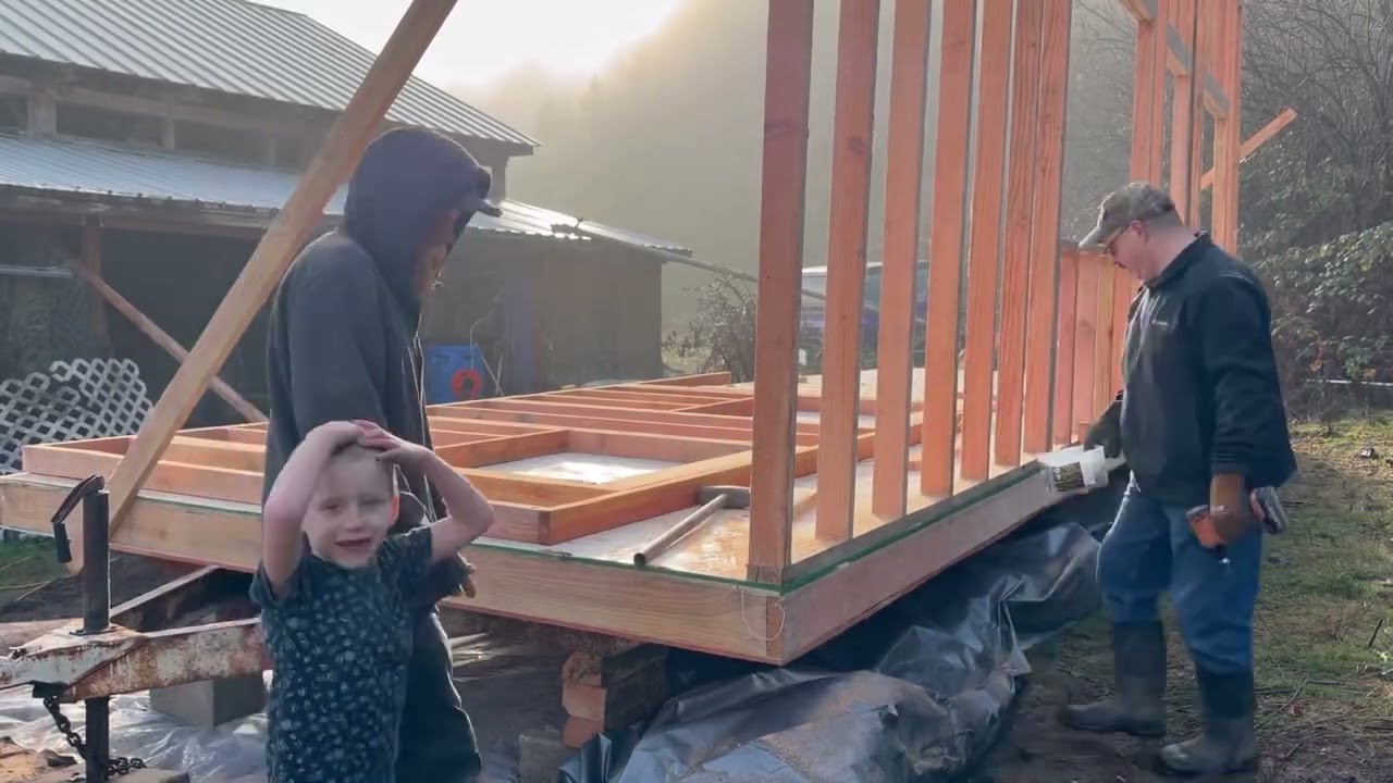 Walls goin’ UP