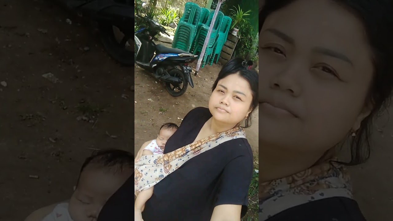 jalan jalan depan rumah sambil mongmong