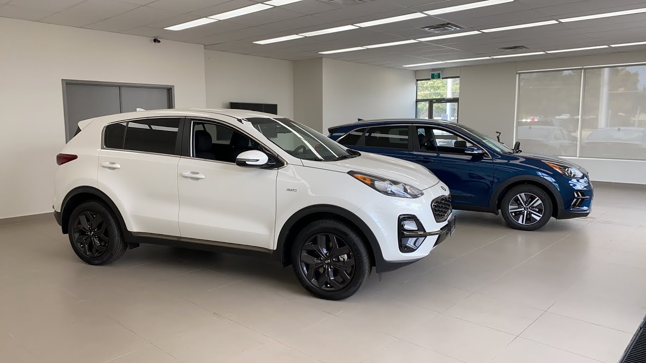 LIVE: Kia Sportage vs. Kia Niro! Which crossover should you choose?
