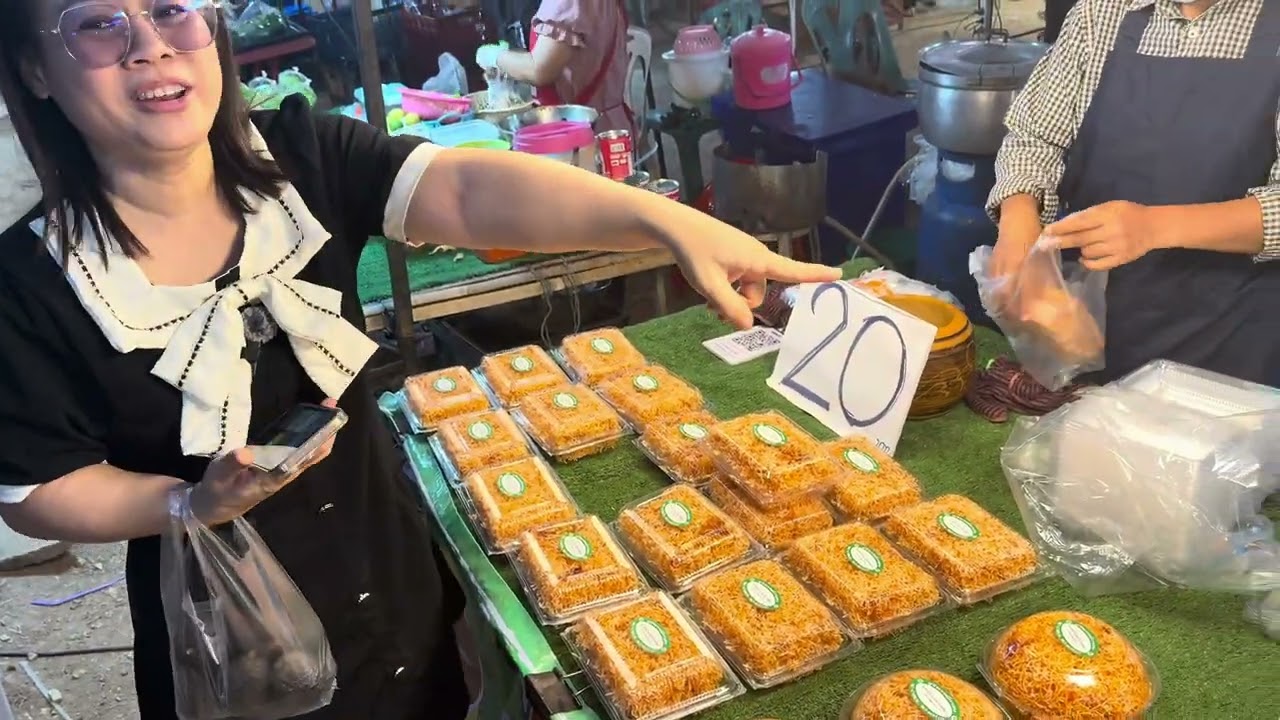 ตลาดหน้าโรงพยาบาลวังน้ำเขียว ￼