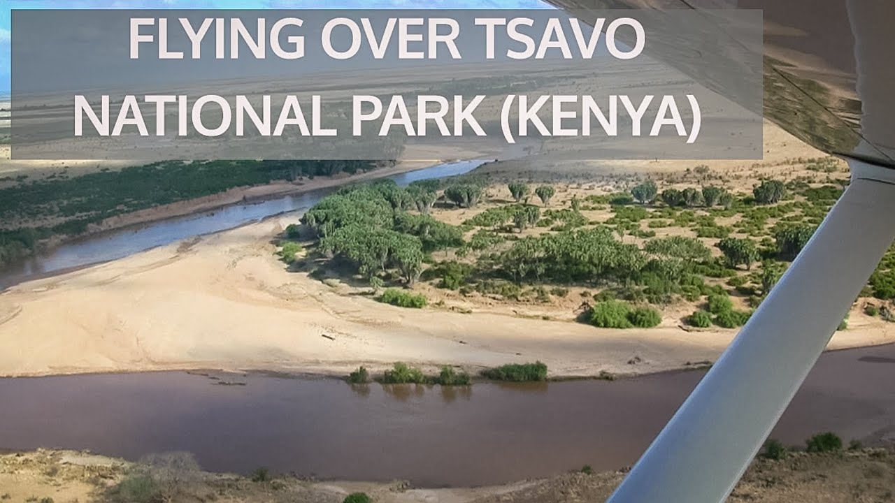 Flying over Tsavo National Park/ Volando sobre el Parque Nacional de Tsavo. Kenya