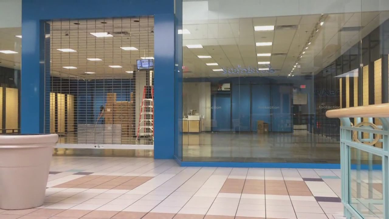 Shoppers call Cottonwood Mall a ghost town as more stores close