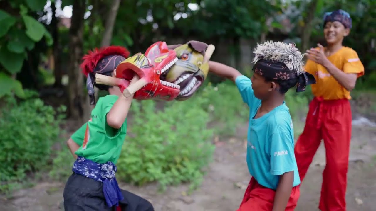 BATTLE BANTENGAN MERAH VS BANTENGAN SAPI MBEROT KALAPAN KERASUKAN DEMIT