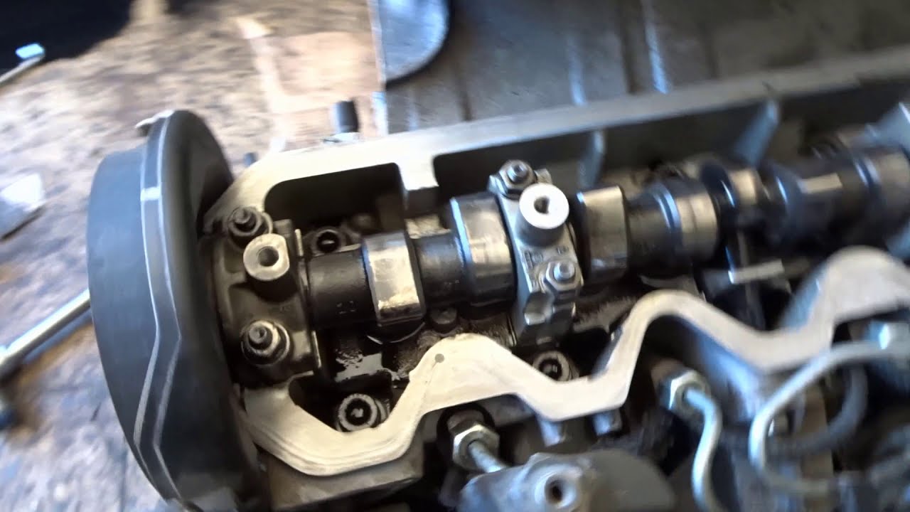 شاهد تركيب كاتينة محرك خمسة سلندر خطوة بخطوة! Calage Distribution Moteur Lt35 Volvo Audi VW