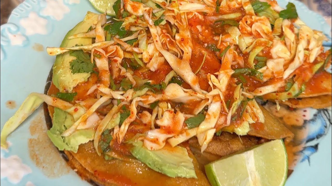 Tacos de camarón doraditos con salsa picosa