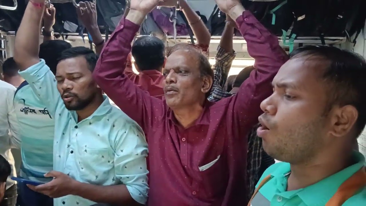 मुंबई लोकल ट्रेन मध्ये गायलेला   मराठी भजन#like #subscribe # original voice#music #song #train 🙏🙏🙏