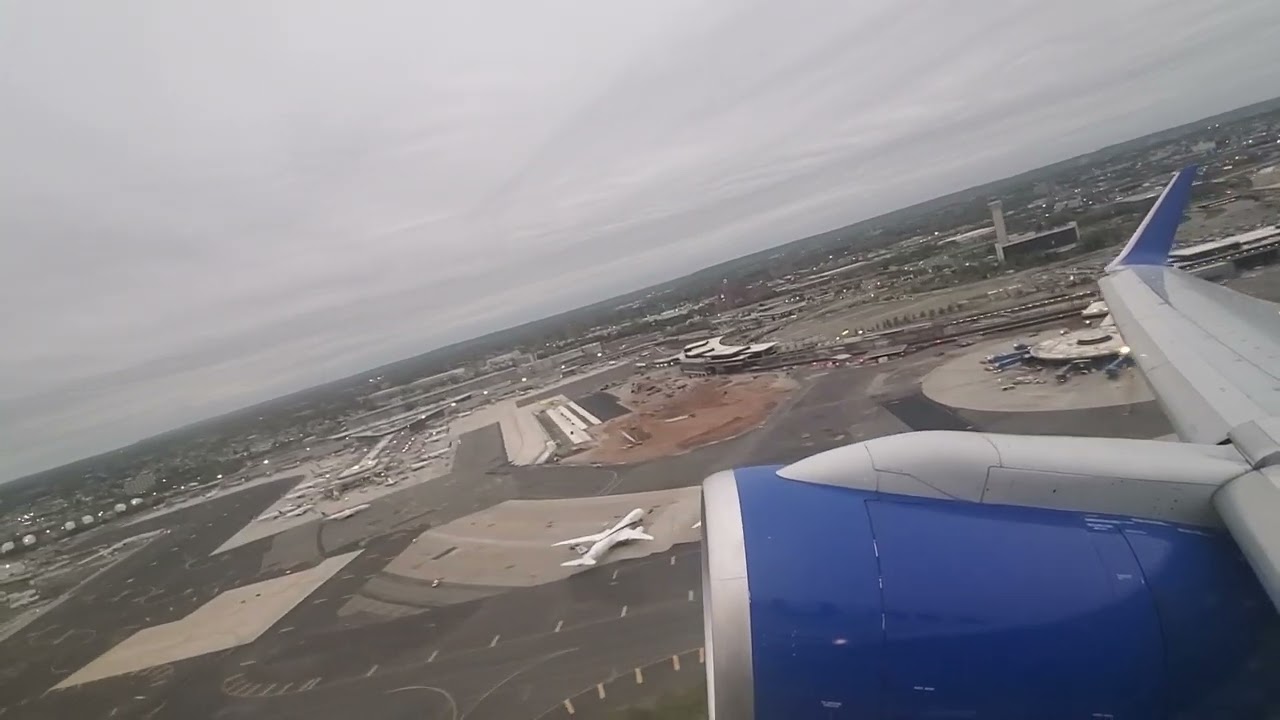 United Boeing 757-200 EWR 22R Rocket Takeoff RB211 Buzzsaw