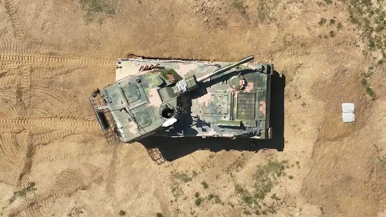解放军公开新型火炮实射画面！新炮全自动操瞄 射击准备时间比过去缩短近一半！20230524 | 军迷天下