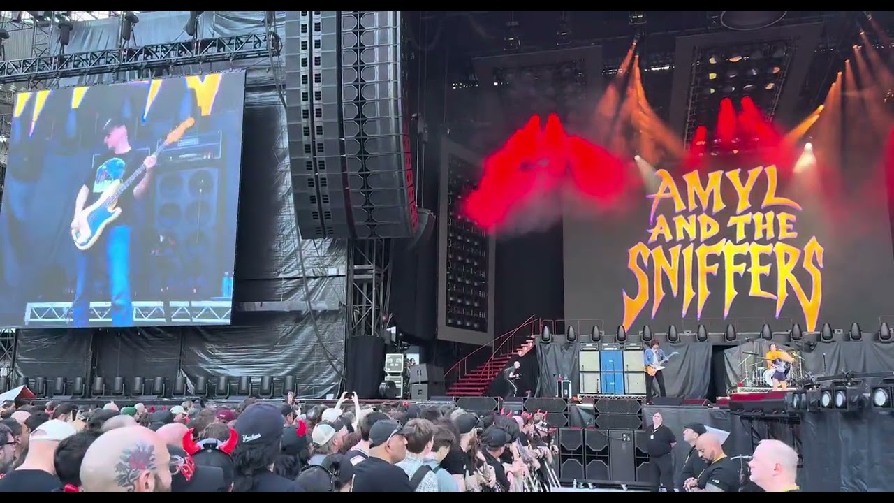 Amyl and the Sniffers - Control (live) - Melbourne Cricket Ground (MCG) 12-11-2025