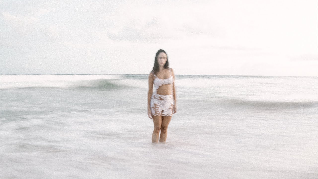 CHUVA DE VERÃO- Gabi Lins (Clipe oficial)