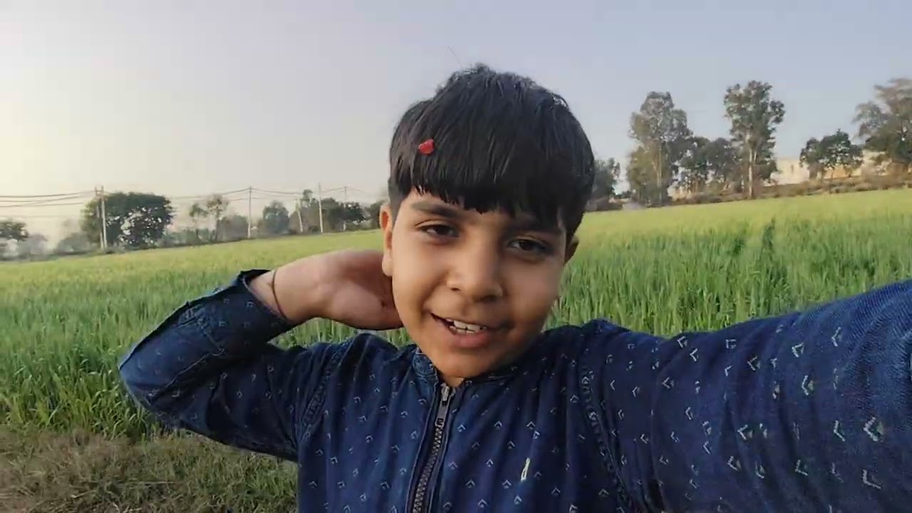 My first vlog😛आज चले गए खेत मैं 👍 दोहान नै कति चाला पाड़ दिया🕺अकेला स्कूटी लेकर आ गया #prank video😛😛
