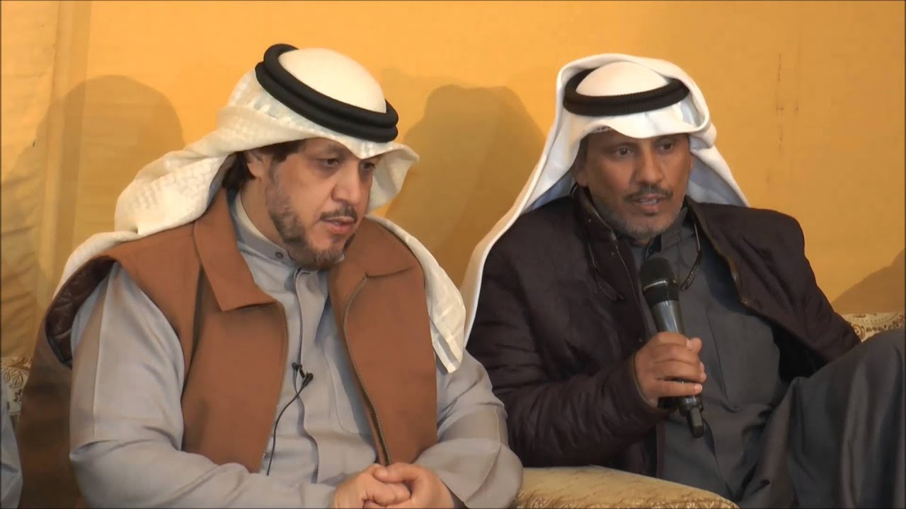 الصقار العم / سعد الهدب يكرم لجنة مزاين الصقور للموروث الشعبي الخليجي التراثي
