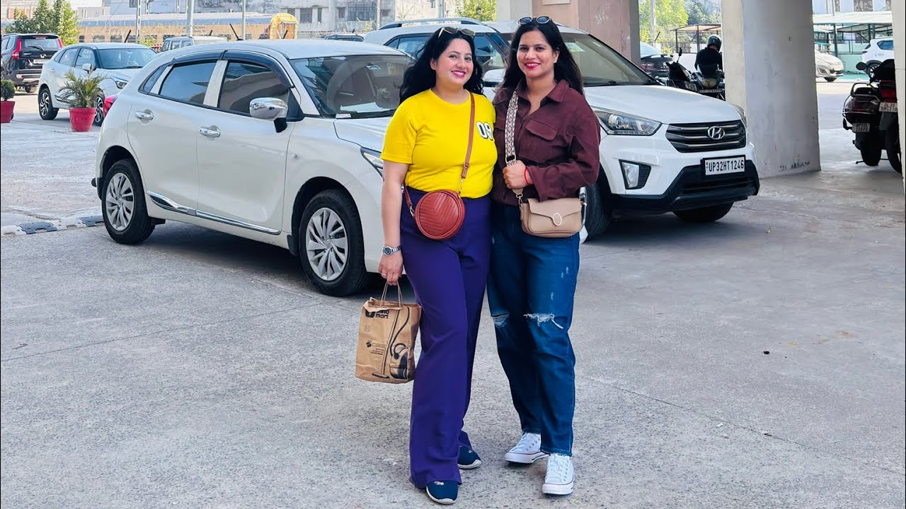 Lucknow jakar best friend ko surprise dia | shadi ke bad first time mile 