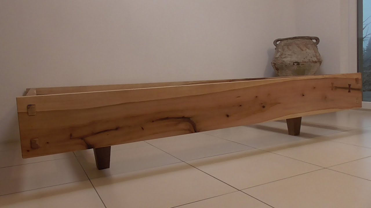 Solid Applewood bed frame. Bett aus massivem Apfelholz