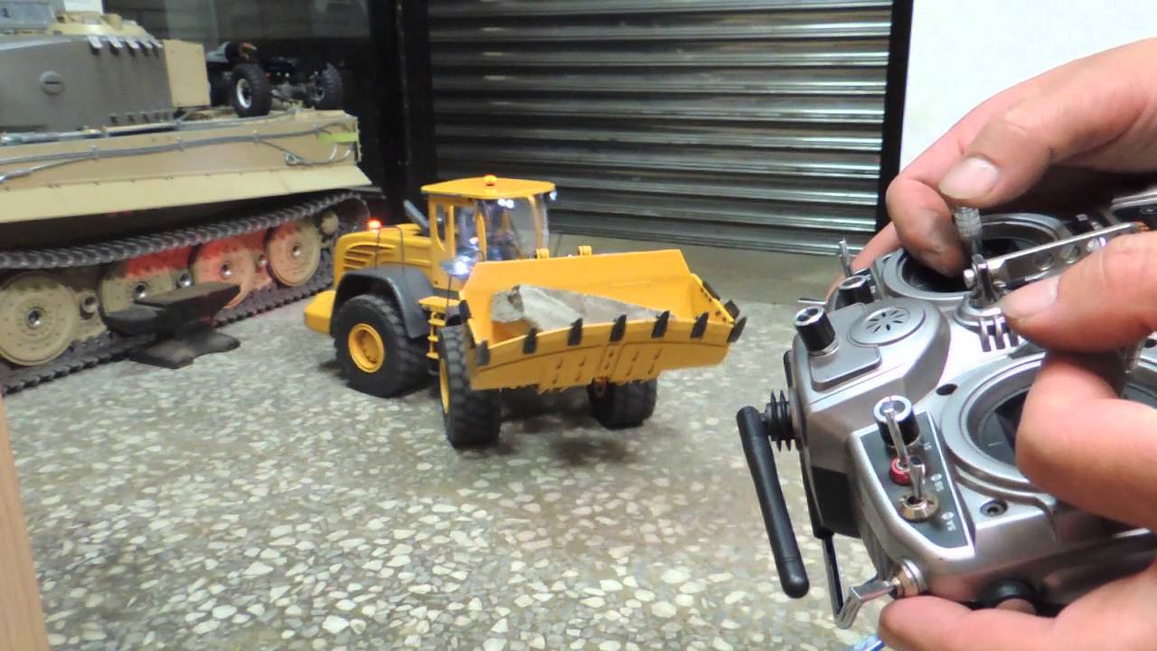 1/14 SCALE EARTH MOVER 870K