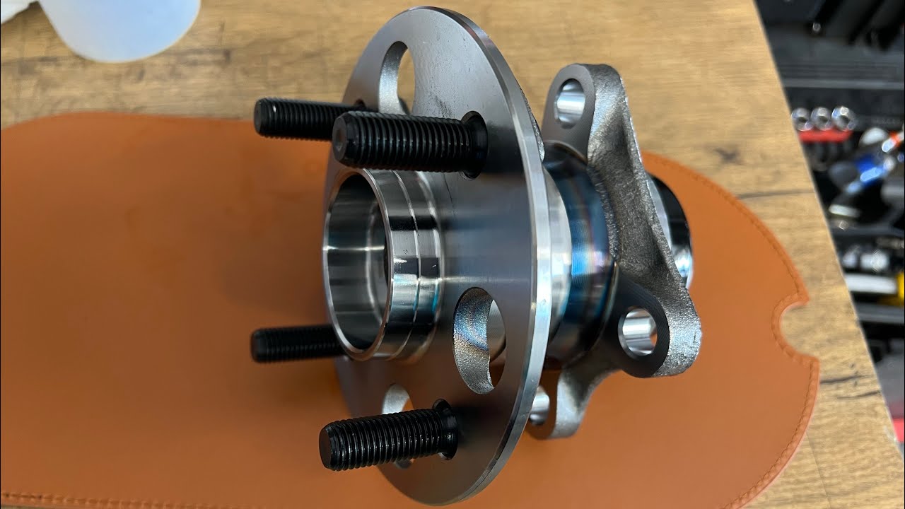 Toyota Yaris III. Replacing the rear wheel bearing, the easiest way. Wymiana tylnego łożyska.