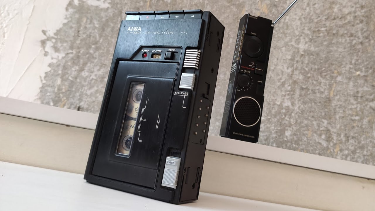 Гаджеты 80-х. AIWA TP22&AR22Y кассетный плеер со стыковочным радио модулем