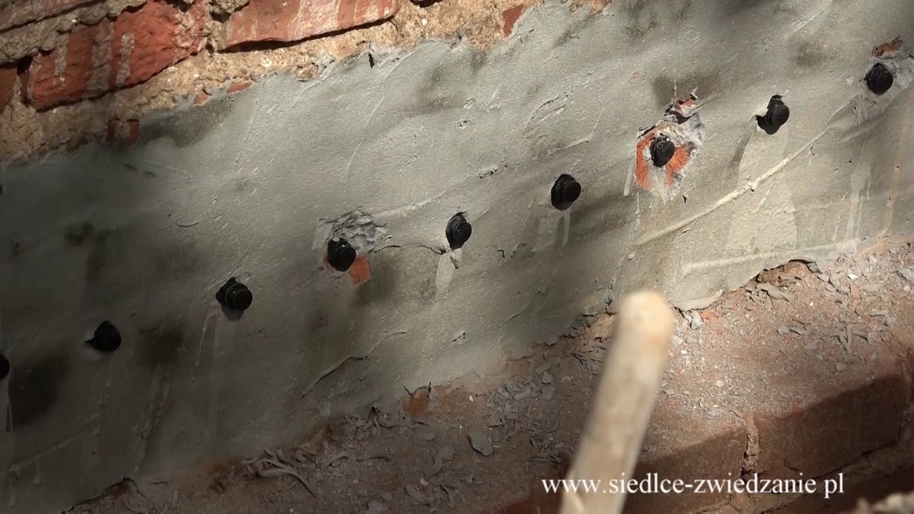 Siedlce. Izolacja pozioma fundament&oacute;w. 20.08.2019r.