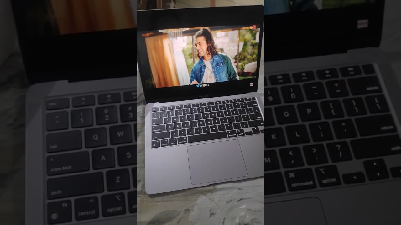 review of macbook air with Apple M1 chip 256GB ssd 8 GB ram