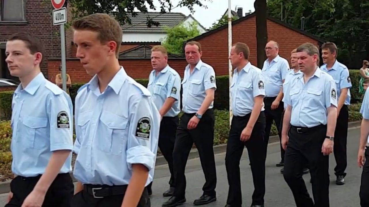 Fackelzug am Samstag auf dem Schützenfest in Hemmerden 2015
