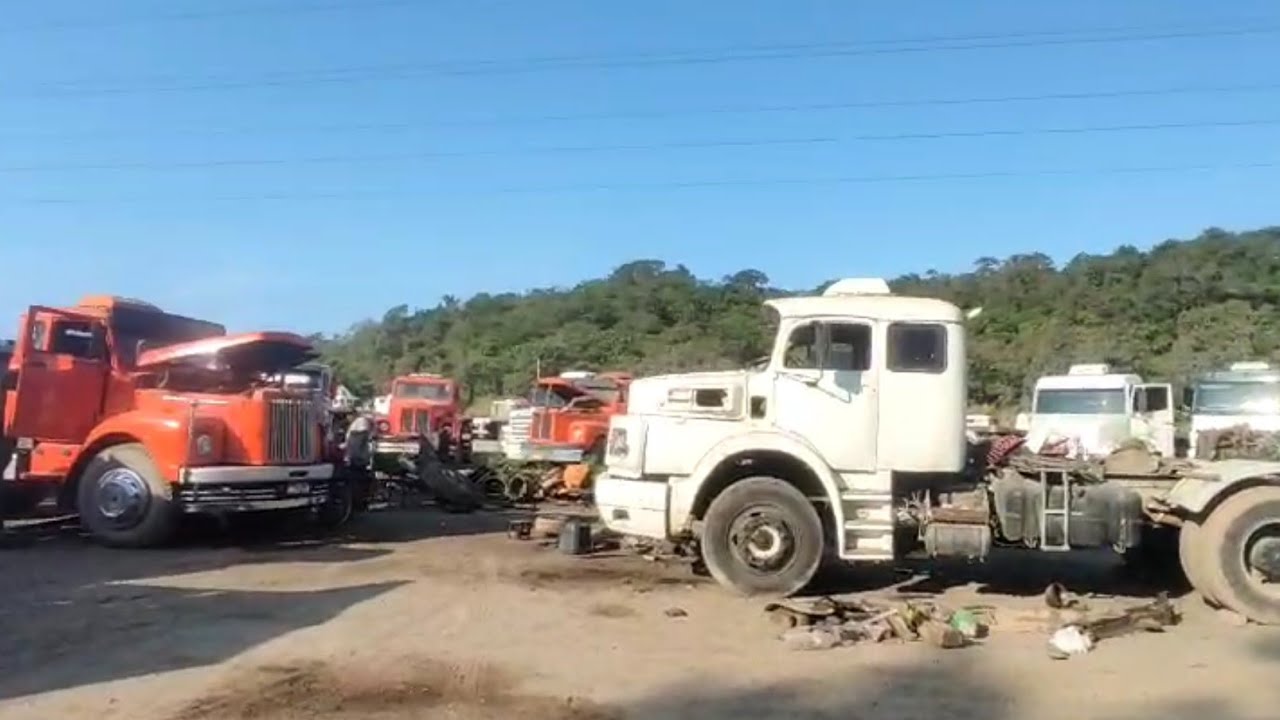 Cabines do Scania 111s e Mercedes 1932 completas à venda