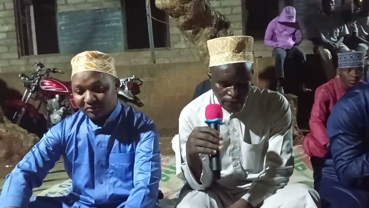 Ustadhi abaaa tifu akileta Radha ya qur an