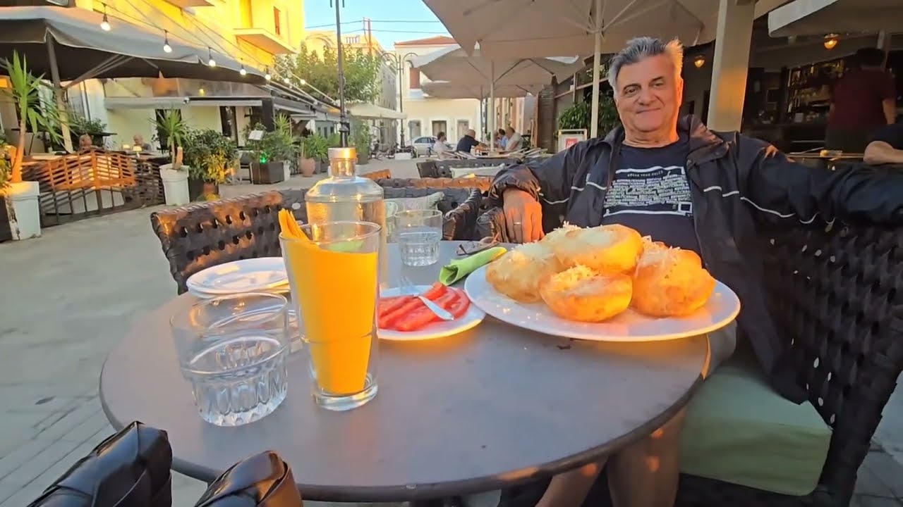 Καλοκαίρι στο Καρλόβασι της Σάμου διαδρομή Ποτάμι- λιμάνι Στέλιο Χαλβατζή σε ευχαριστώ.