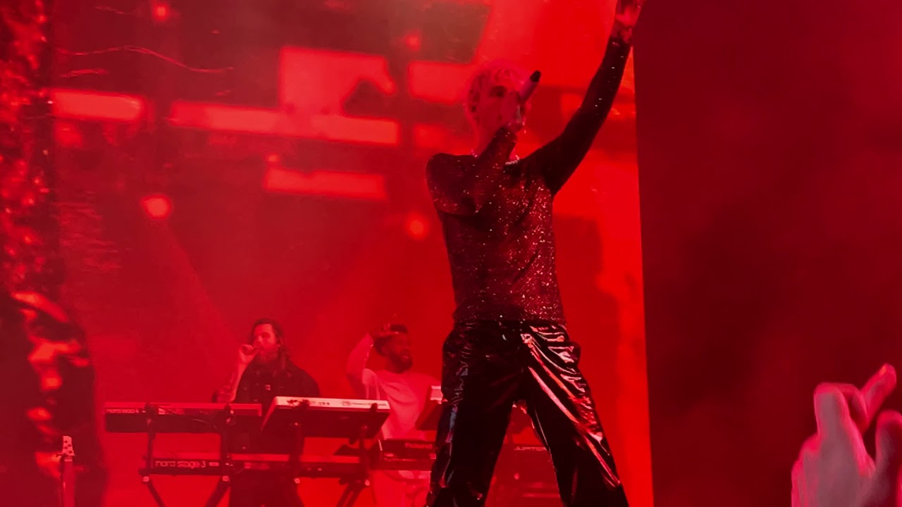 Machine Gun Kelly - Roll the Windows Up live in Jacksonville, FL 04/23/2021 4K