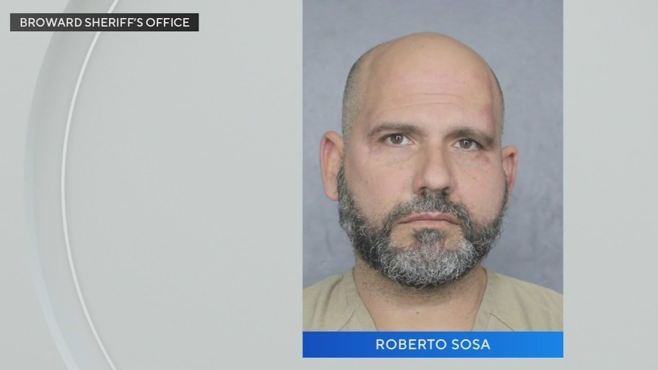 Man accused of exposing himself to child, adult in Hallandale Beach
