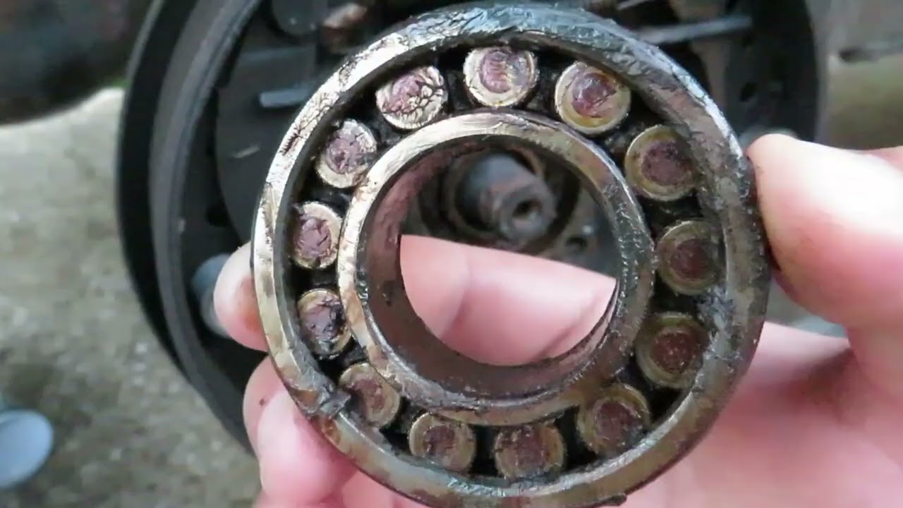 1971 Volkswagen Super Beetle IRS Wheel Bearing Replacement.
