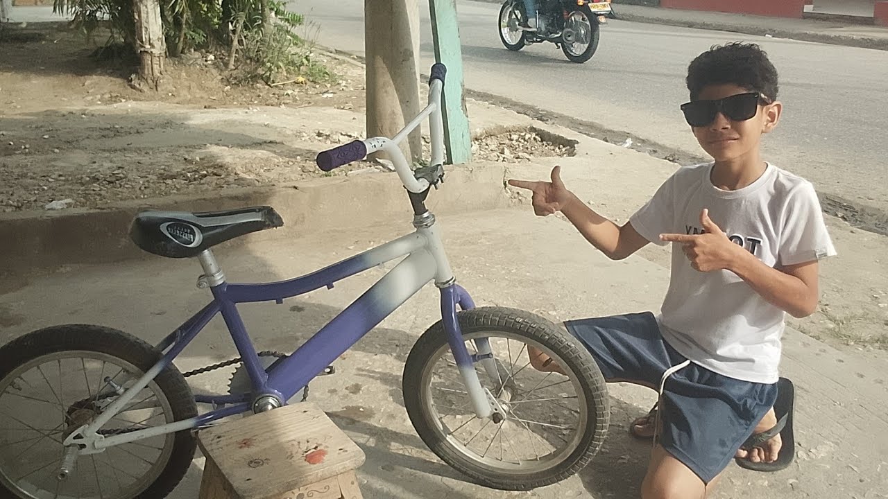 ASI ES MI NUEVA BICICLETA !