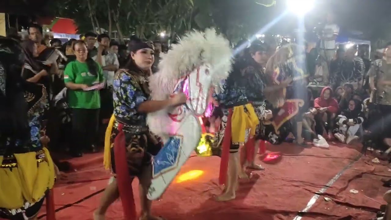 Tari Jaran Kepang Putri Singo Barong Taruno Mulyo