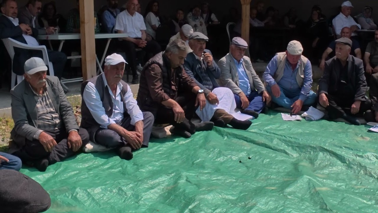 Tokat almus alan köyü aşağı alan mahallesinden kurban kesiminden sonra dualar edildi👏