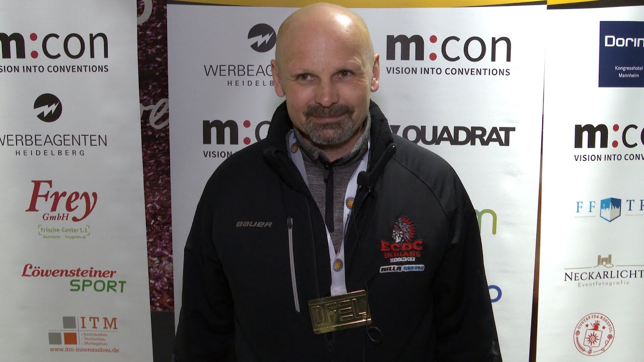 Waldemar Dietrich (ECDC Memmingen Indians Frauen) zum Meistertitel, 18.03.2023