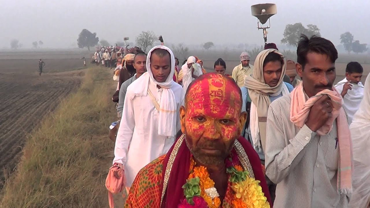 Radha Rani Braj Yatra 2015 11 03 10th day Chamelivan to Nagala Hasanpur Darshan