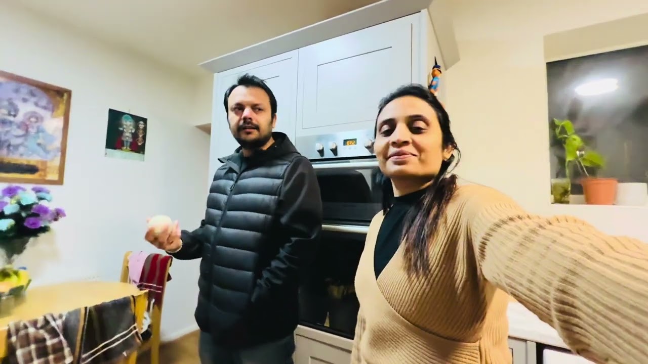 Paryank kharekhar moody che?? 🤔 dinner ma aaloo matar sandwich 🥪 ni maja 