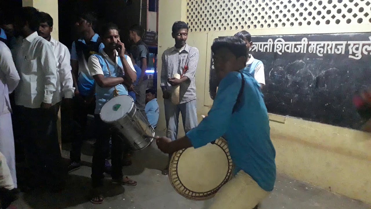 हलगीसम्राट कृष्णात घुले कसबा सांगाव (कागल) 9096183868