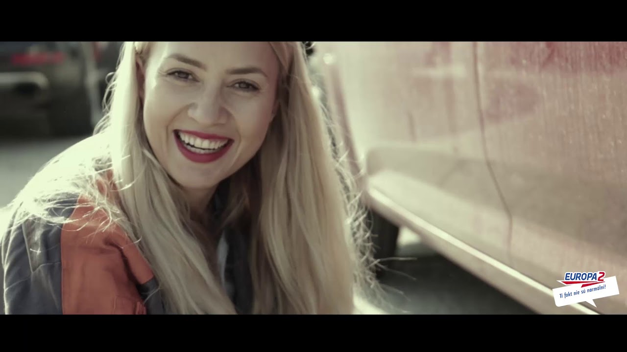 Nenormálna výzva - Barbora mení koleso na aute