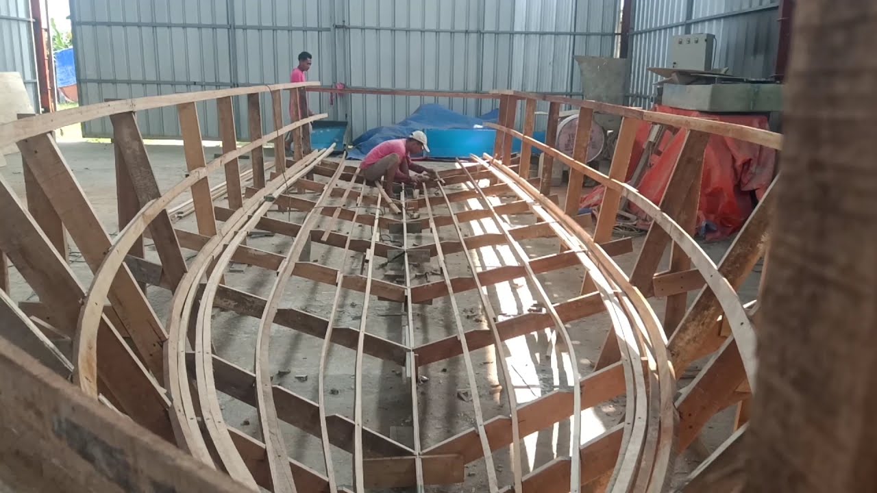 PROSES PEMBUATAN KERANGKA MOULDING CETAKAN KAPAL FIBER