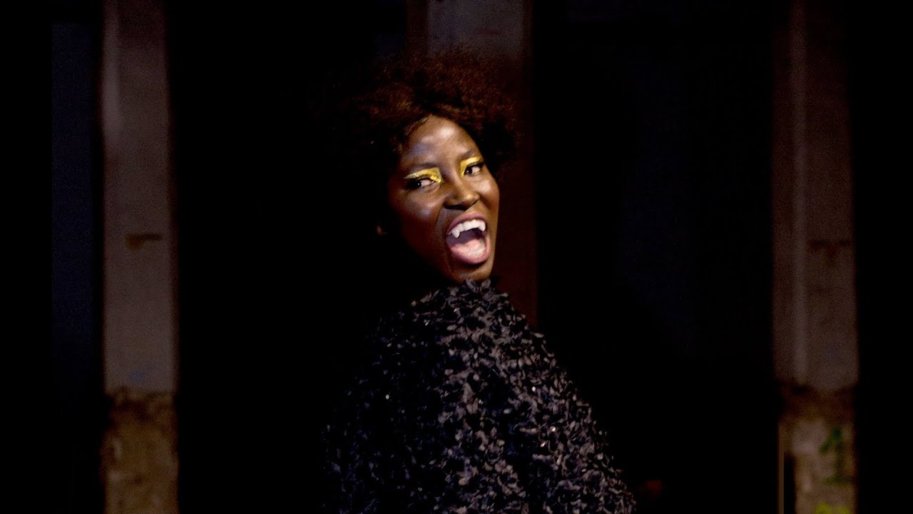 DESFILE LAS VAMPIRAS by MAISON MESA MBFWM 2019-2020