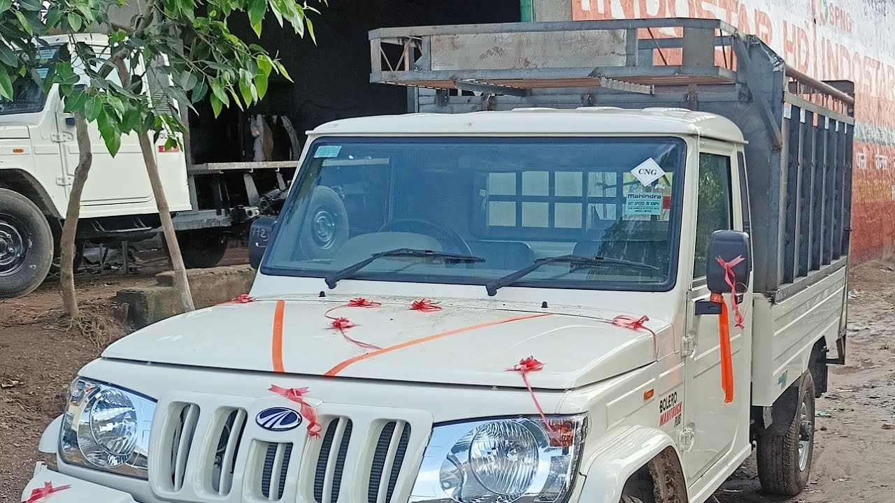 bolero pickup! Maxitruck plus CNG 8267830450 ! Azad body maker sikandrabad (UP) excellent work