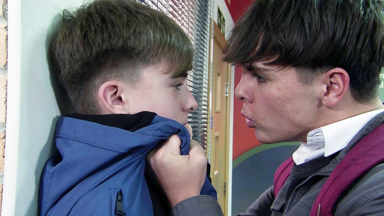 Coronation Street exit 'seaIed' as prison sentence 'C0NFlRMED' for unIikeIy resident