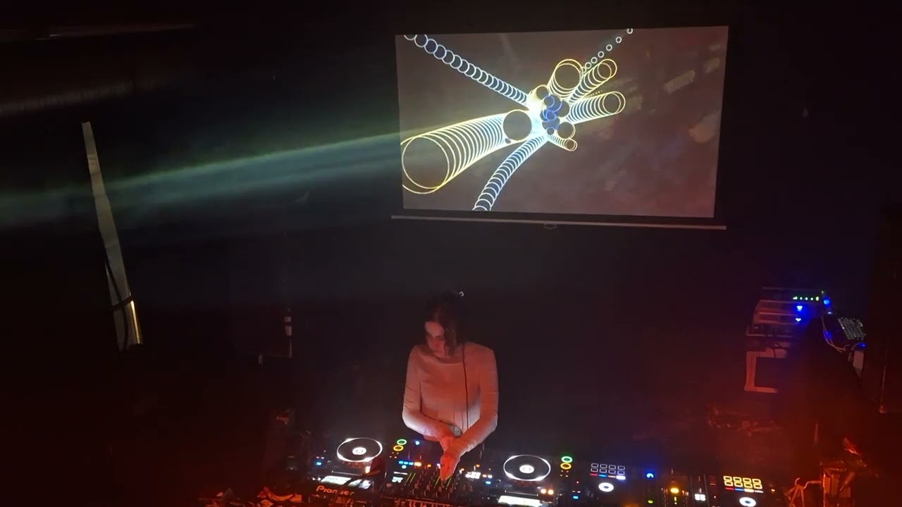 SARAH Q // KINETIK SESSIONS @ Goldener Salon, Hamburg // 15-3-2024