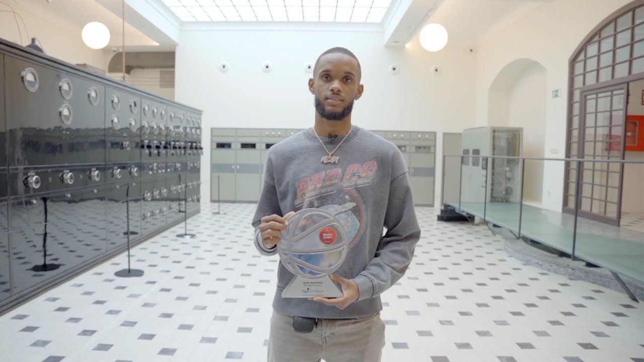 ¡Sorpresa para JEAN MONTERO en la entrega del MEJOR JOVEN de la Liga Endesa! | Liga Endesa 2023-24