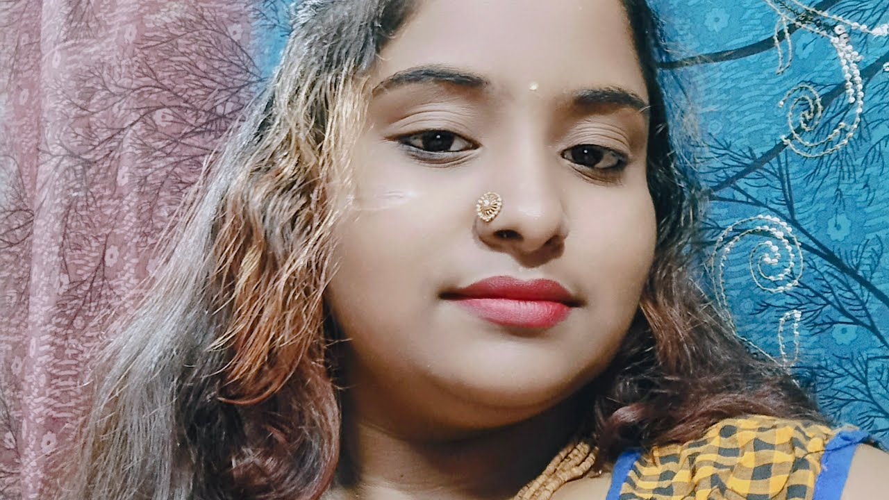 Riya das এখন লাইভ! এসো এসো তোমরা চলে এসো আমি এসে গেছি লাইফে তোমাদের সাথে গল্প করতে ধন্যবাদ